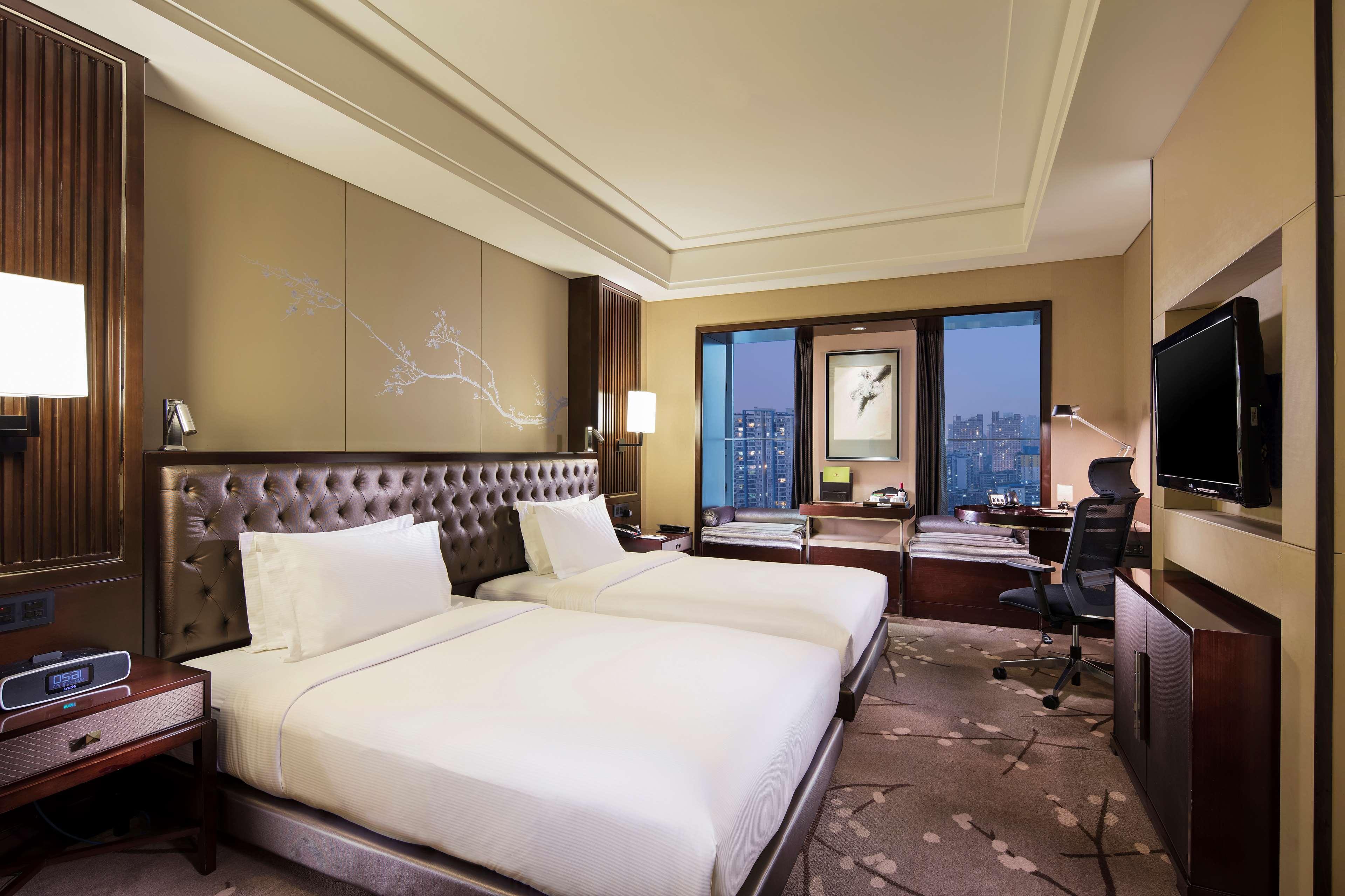 Doubletree By Hilton Chongqing - Guanyinqiao Railway Station Otel Dış mekan fotoğraf