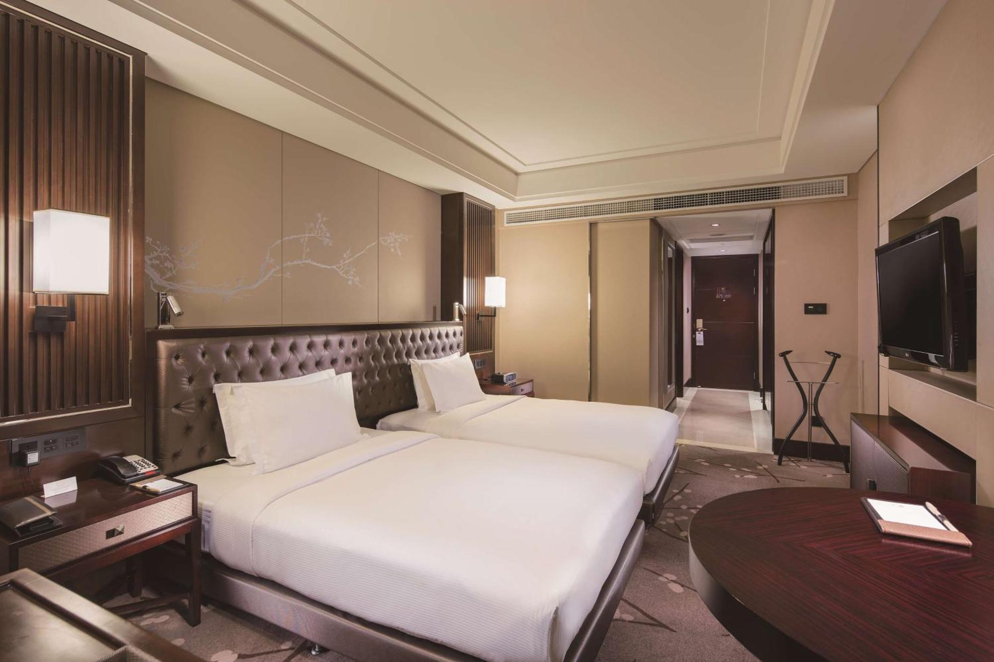 Doubletree By Hilton Chongqing - Guanyinqiao Railway Station Otel Dış mekan fotoğraf