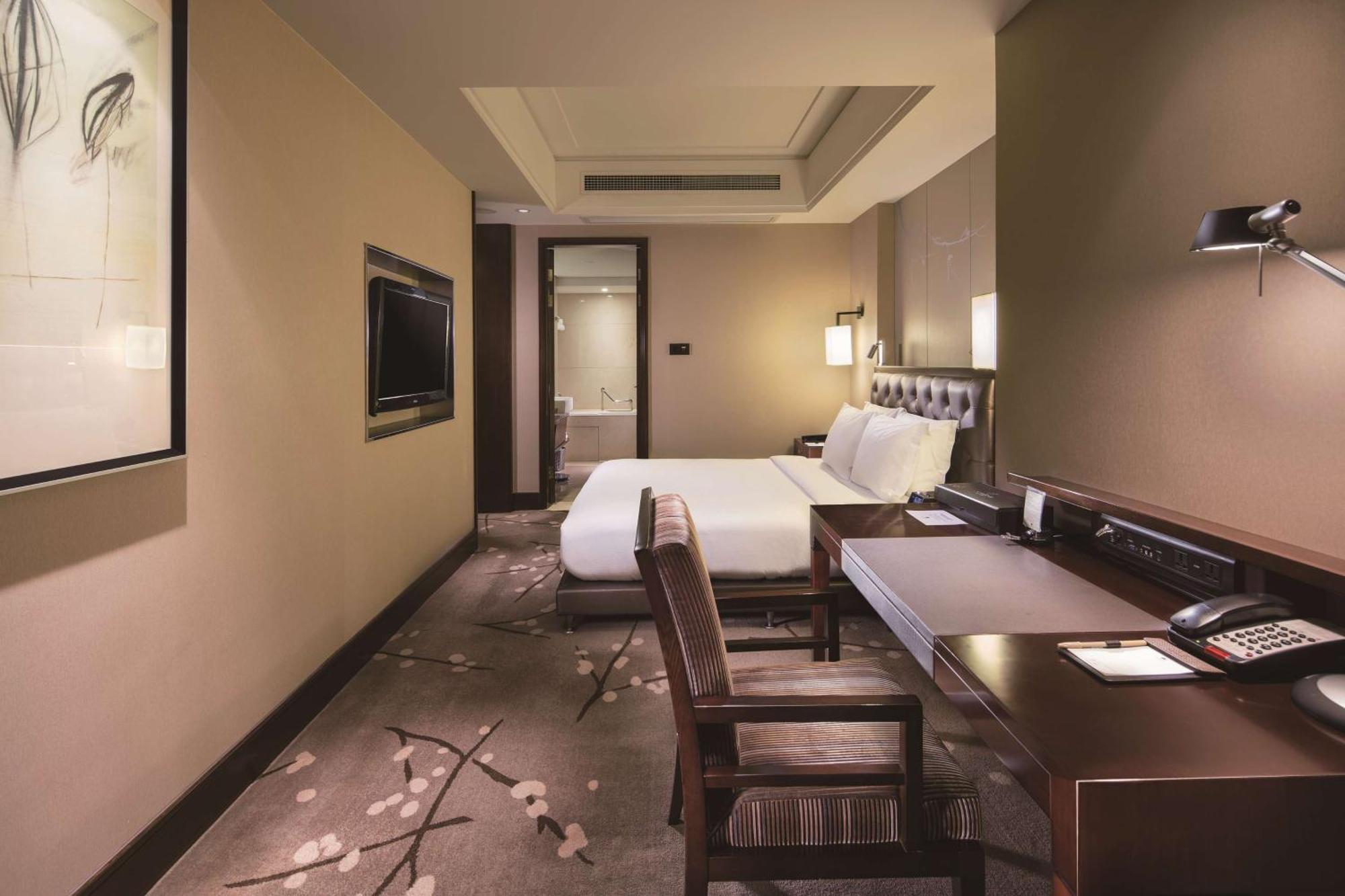 Doubletree By Hilton Chongqing - Guanyinqiao Railway Station Otel Dış mekan fotoğraf